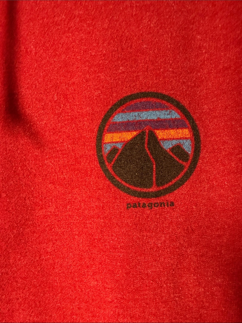 Patagonia Maroon Pullover Hoodie with Chest Patch size Large - Picture 4 of 16